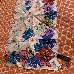 NWT SILK SCARF FLORAL